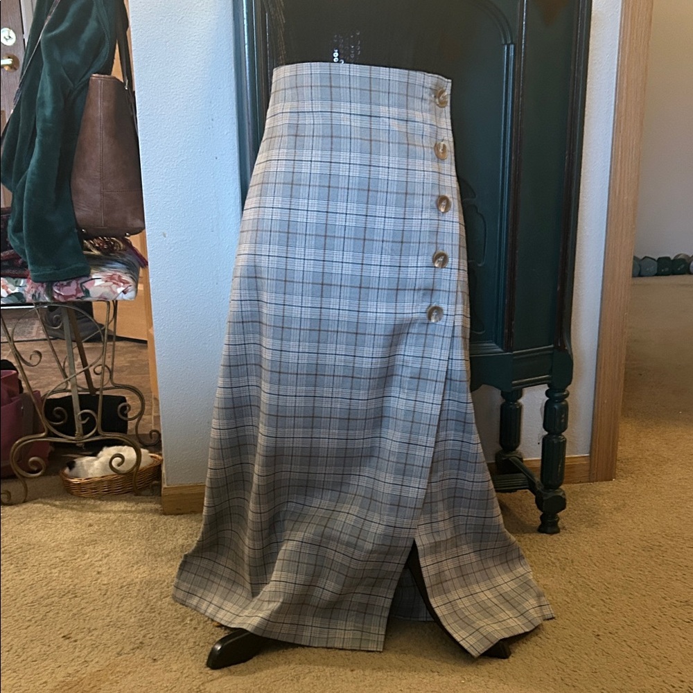 Porridge Elegant Plaid Skirt with Button Detail